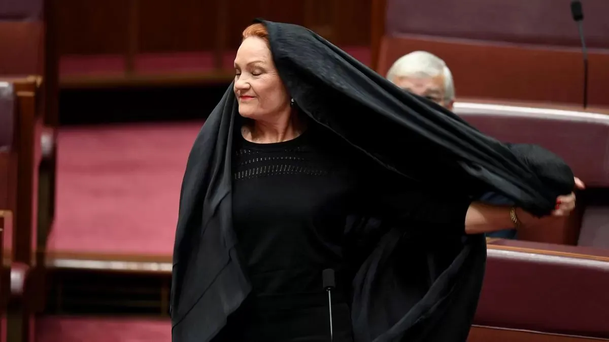 Senator Australia Diskor Usai Aksi Protes Pakai Burka di Parlemen